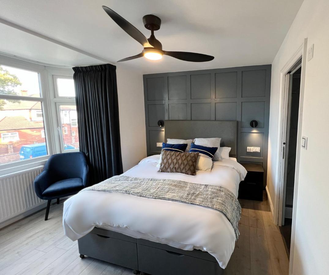 United Home B&B Salford  Bagian luar foto