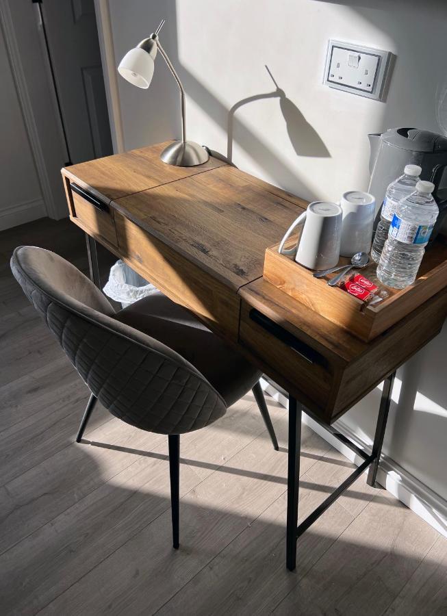 United Home B&B Salford  Bagian luar foto