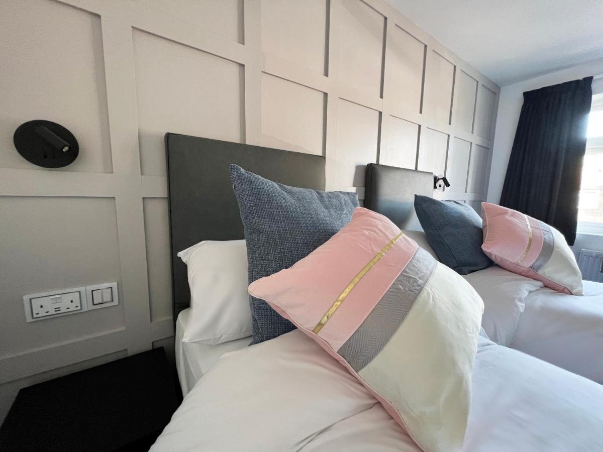 United Home B&B Salford  Bagian luar foto