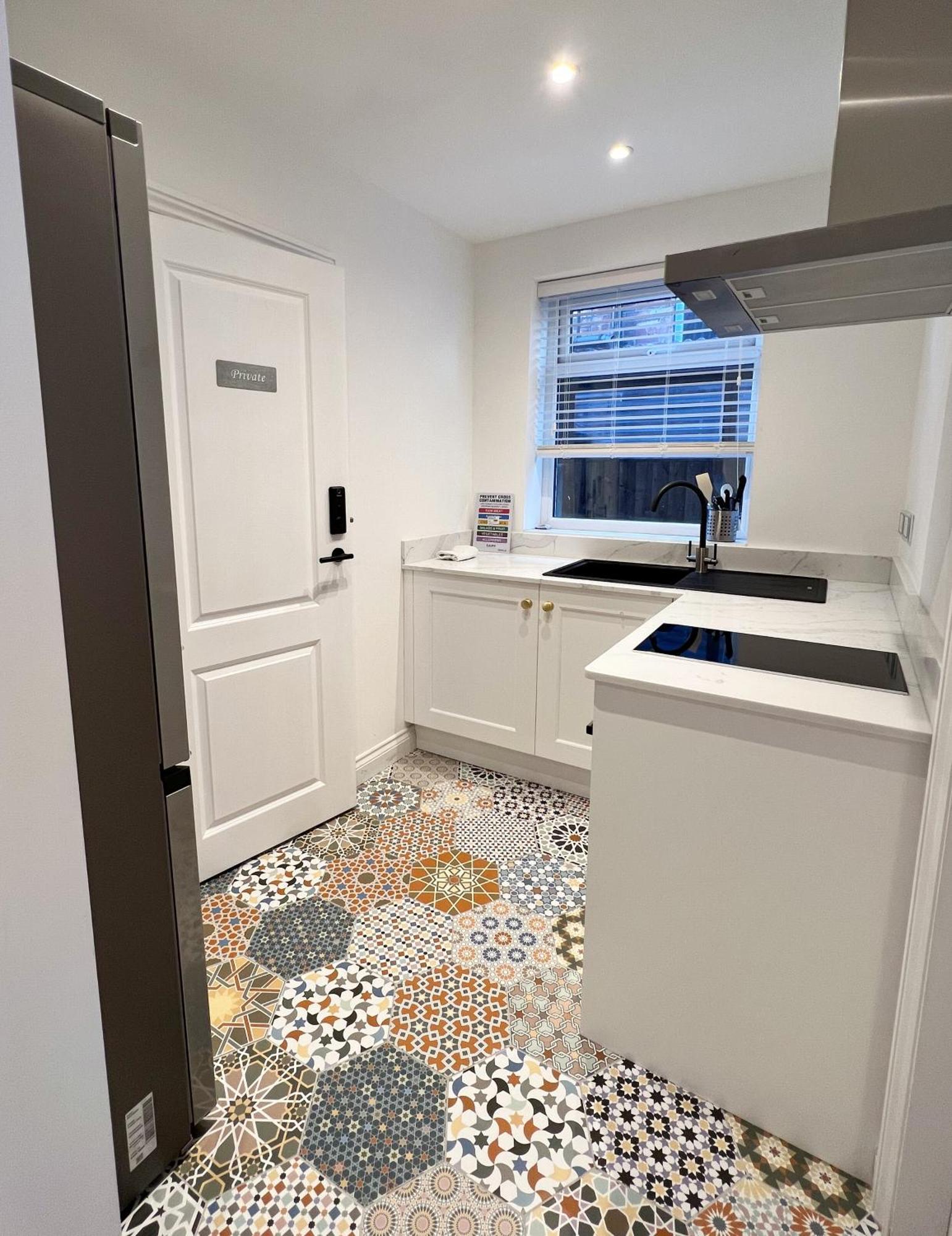 United Home B&B Salford  Bagian luar foto